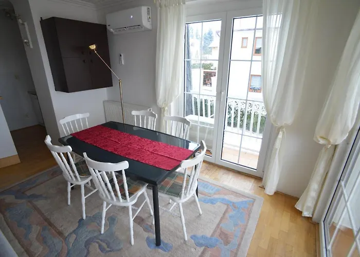 Apartment Near In *